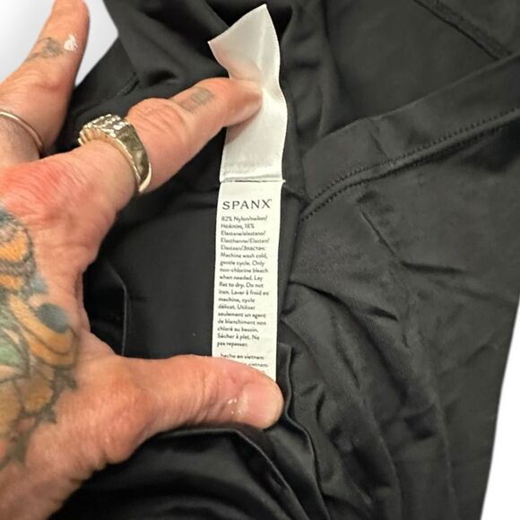 SPANX Women’s Black Shapewear Compression Camisole Tank Top Size Large - Picture 4 of 6